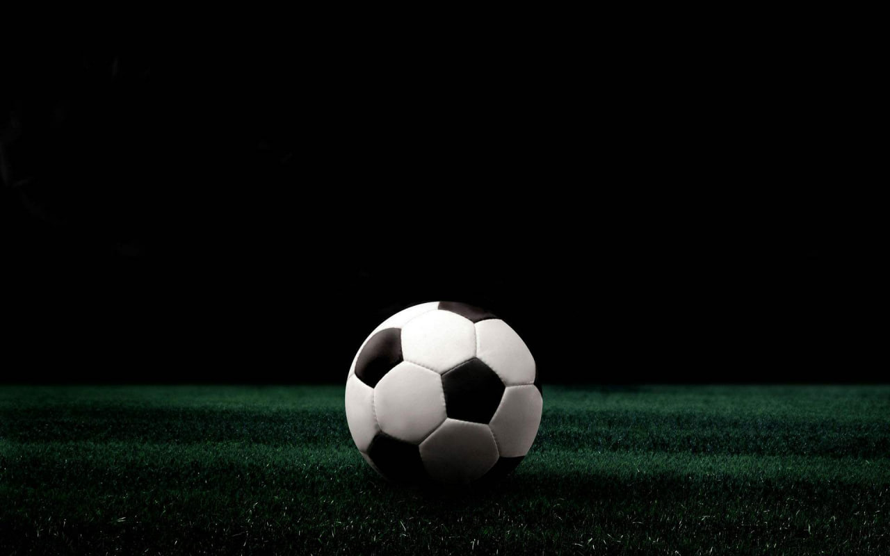 球队管理人员分析对手数据